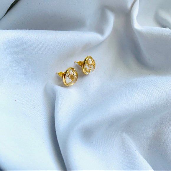 Clear Gold Flake Earrings - Picture 3 of 3